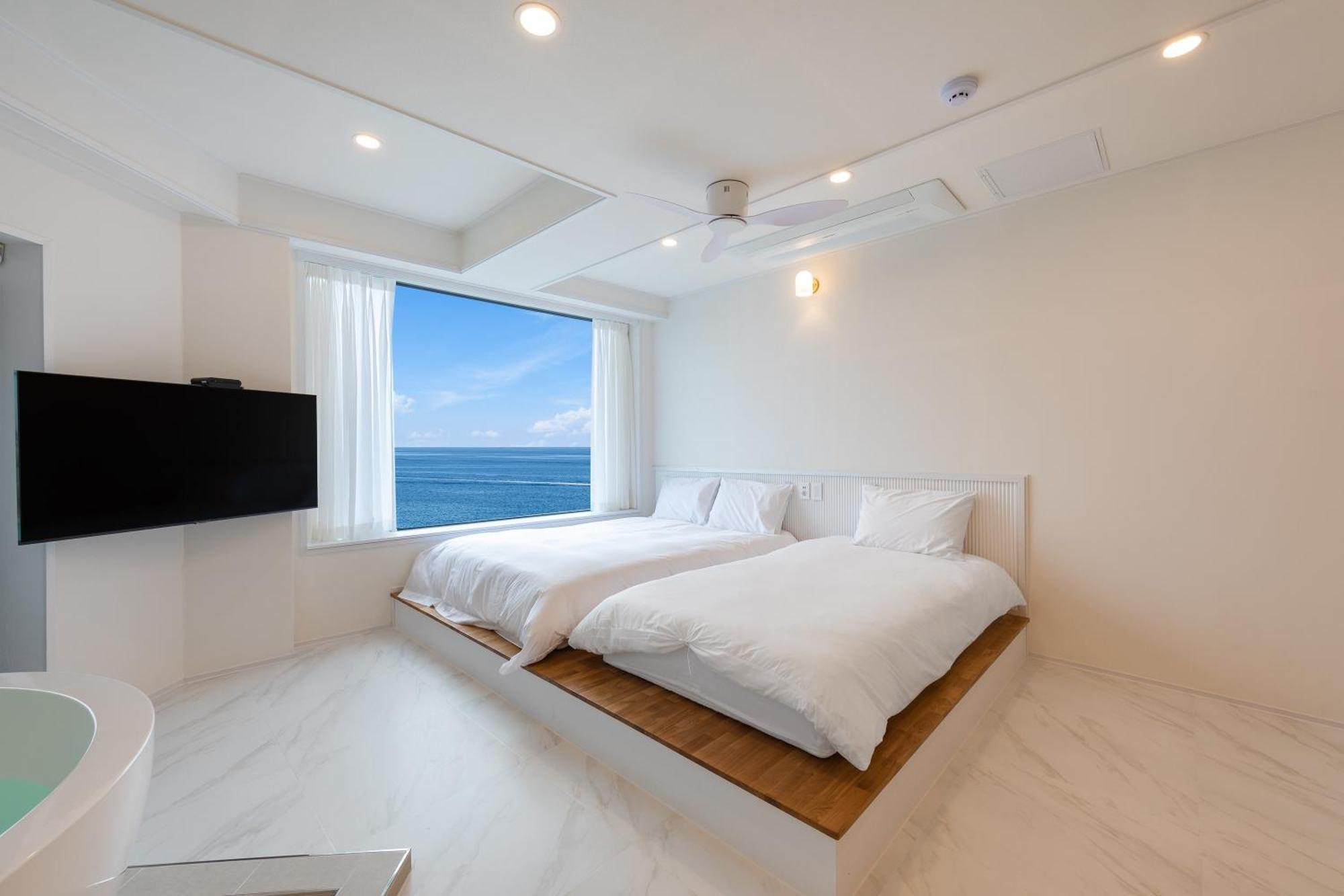 Gangneung Hue Pension Ocean View, Spa, Couple Екстер'єр фото